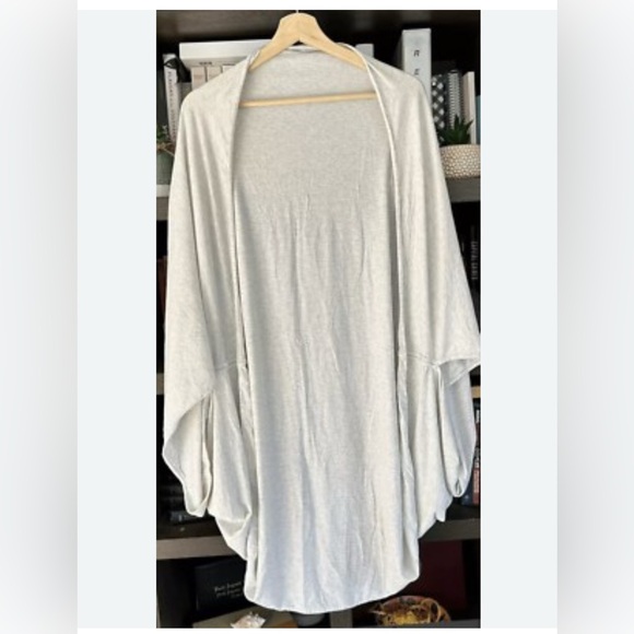 NWT Lululemon Sage Scarf Heathered Light gray Wrap - Picture 6 of 6